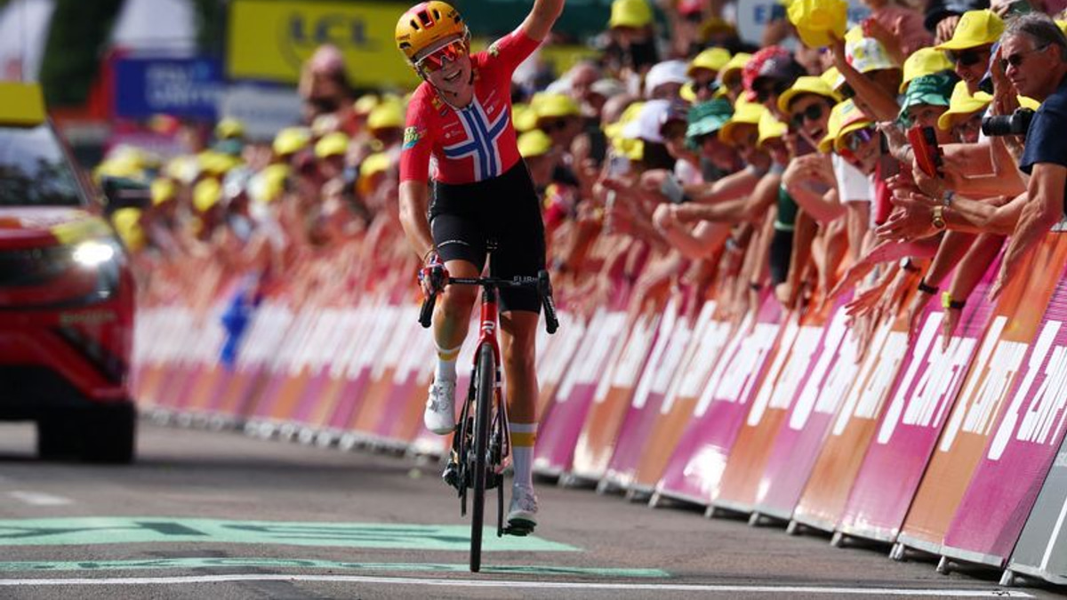 Norwegian cyclist Haugset claims maiden Tour de France Femmes stage win, seizes yellow jersey