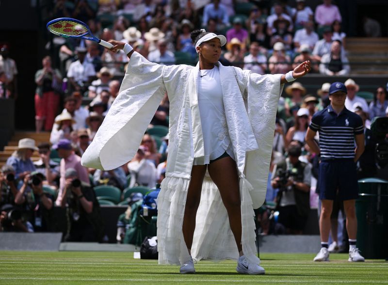 Osaka Powers Past Kasatkina to Reach Wimbledon Last 16 with Fashion and Fighting Spirit