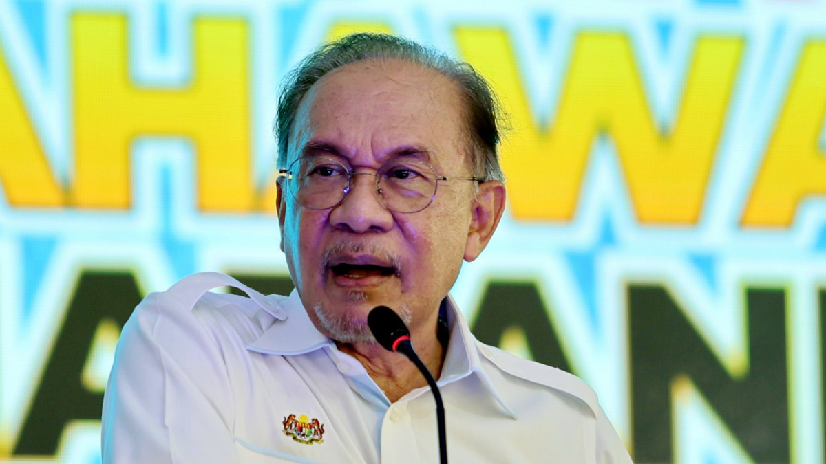 Anwar uses TikTok for final pitch as Negri Sembilan campaign nears end
