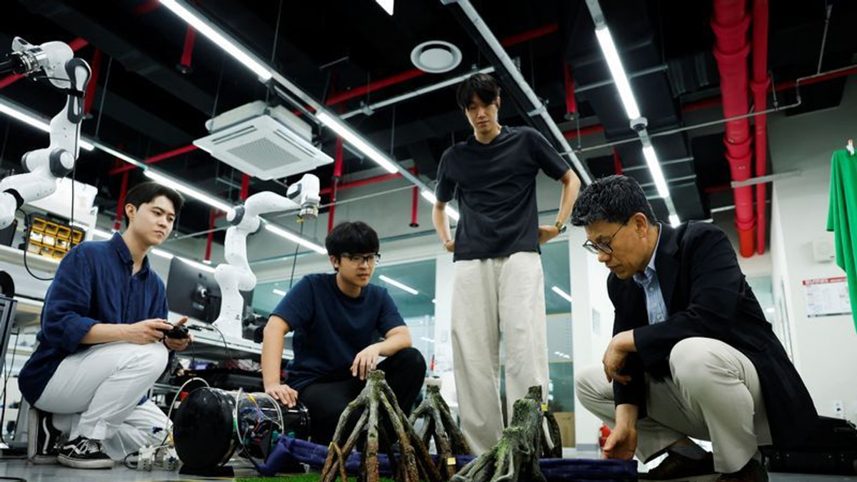South Korean and US researchers develop robotic clothing that dresses itself using air-powered vines