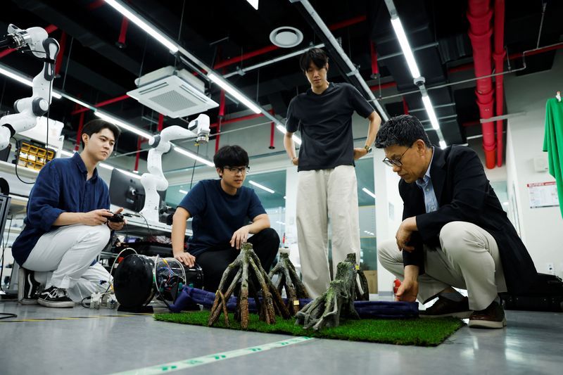 South Korean and US researchers develop robotic clothing that dresses itself using air-powered vines