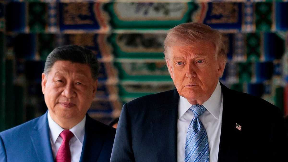 Trump's Contradictory China Stance: Weapons Accusations and Diplomatic Overtures Ahead of Xi's US Visit