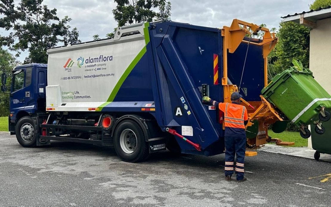 Alam Flora Commits to Full Investigation After Garbage Lorry Crashes Into Pantai Hillpark Condominium