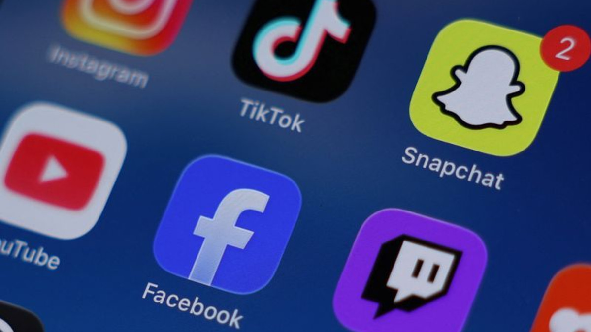 Americans Back Stricter Social Media Rules, Poll Shows