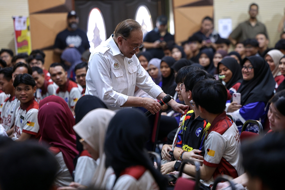 Anwar defends matriculation intake system as balancing merit with social equity