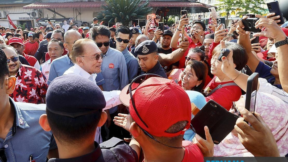 Anwar Defends Federal Government's Impartial Approach to State Development