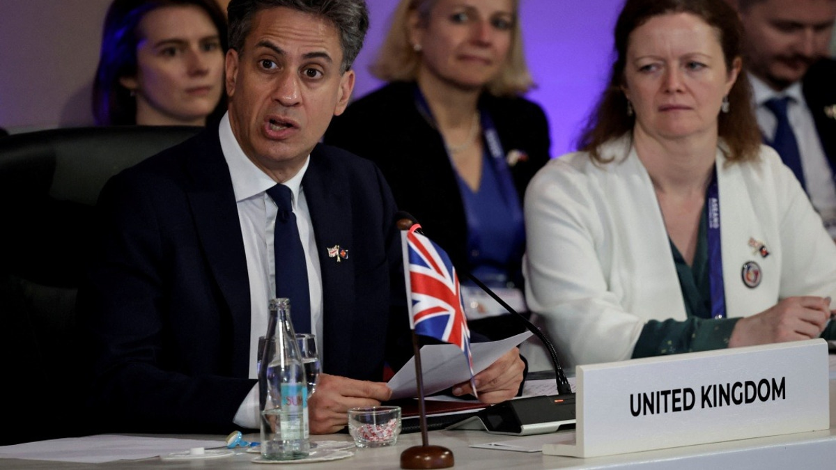 UK Foreign Secretary Ed Miliband to Deepen European Engagement on First Continental Tour