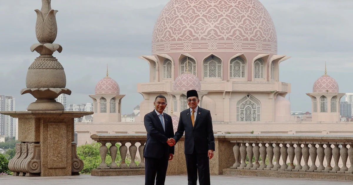 Anwar Extends Official Welcome to Bangladesh's Tarique Rahman in Putrajaya