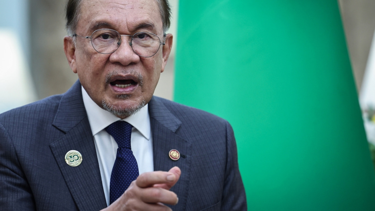 Anwar Ibrahim pays tribute to renowned Islamic scholar John L. Esposito as 'true friend to Muslim world'