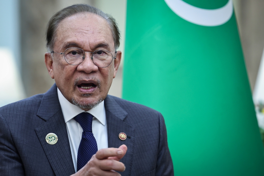 Anwar Ibrahim pays tribute to renowned Islamic scholar John L. Esposito as 'true friend to Muslim world'