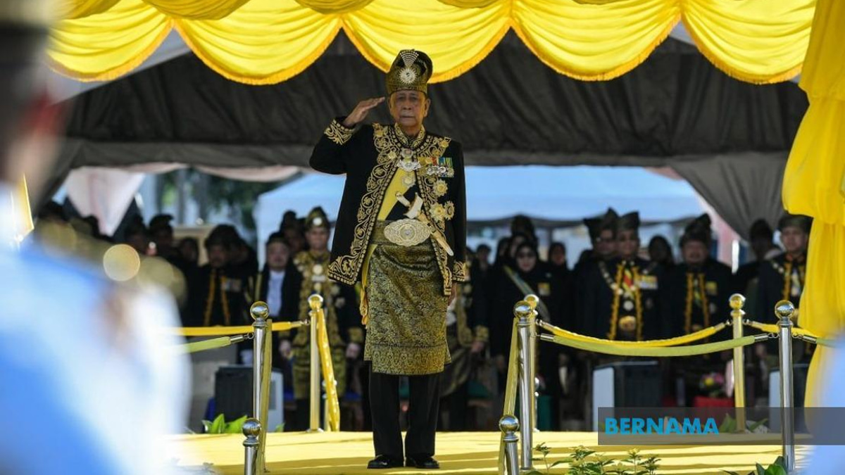 Sultan of Kedah Celebrates 84th Birthday with Full Military Parade in Alor Setar