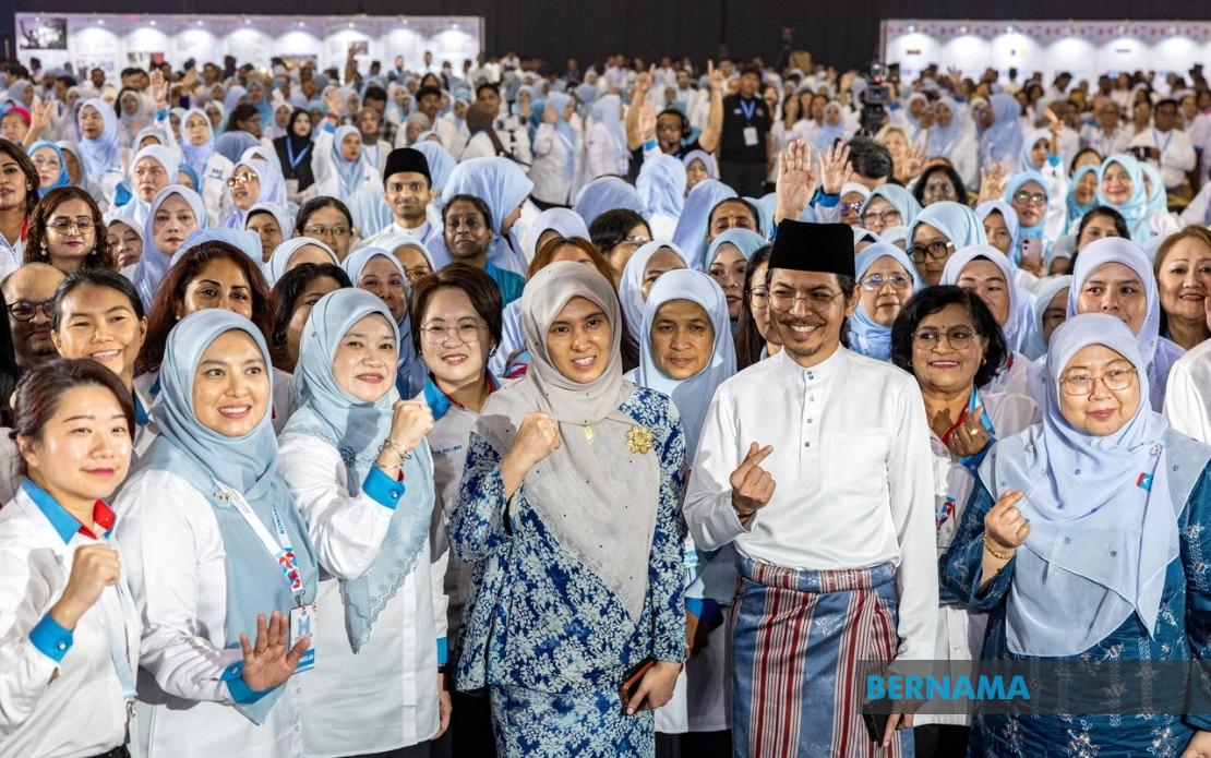 Political Leaders Must Strengthen Grassroots Ties to Maintain Public Trust, Says AMK Chief