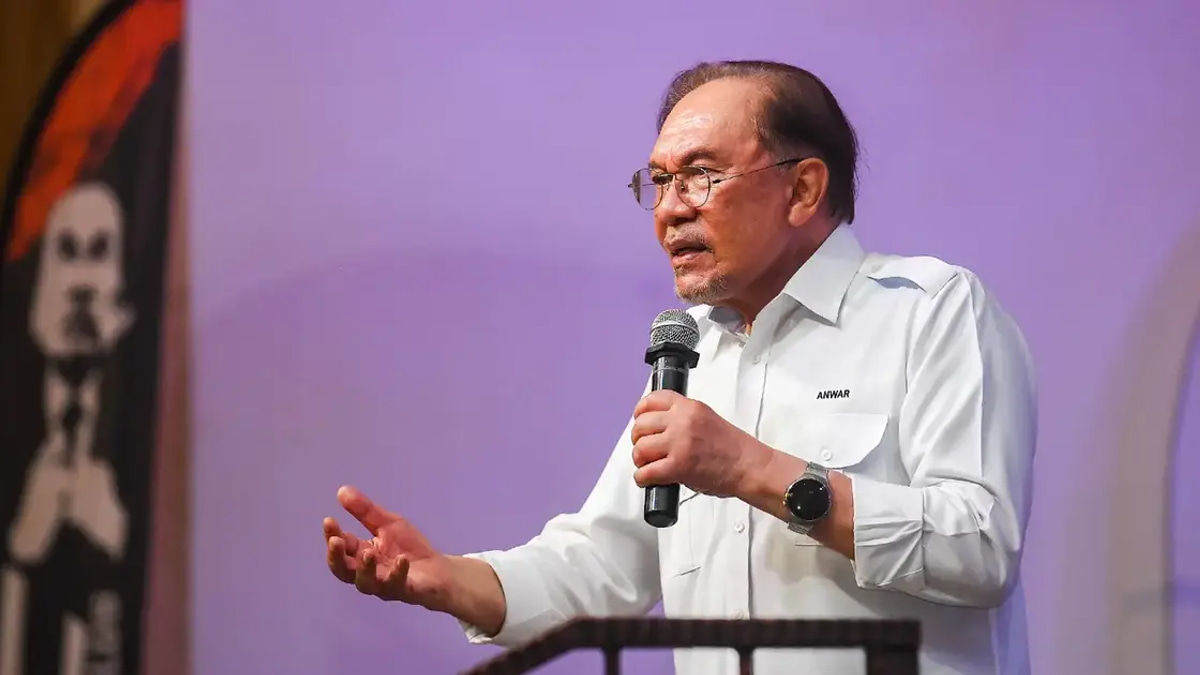Anwar Takes Aim at Housing Crisis as Johor Property Prices Soar Beyond Young Families' Reach